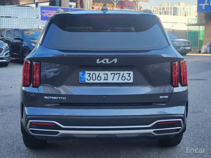 2023 Kia Sorento с пробегом 14 600 км