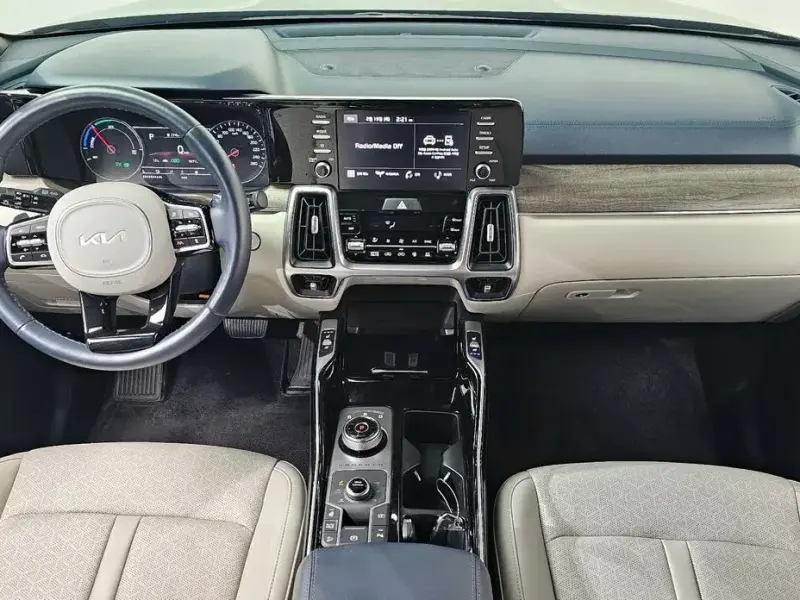 2022 Kia Sorento с пробегом 42 715 км
