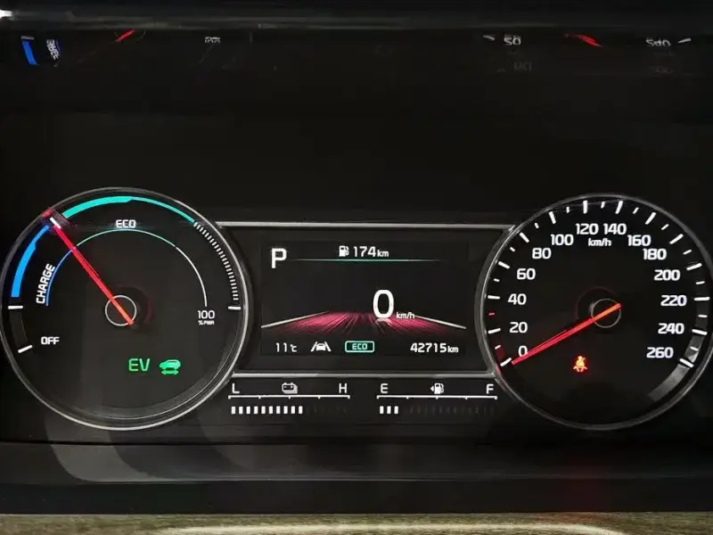 2022 Kia Sorento с пробегом 42 715 км