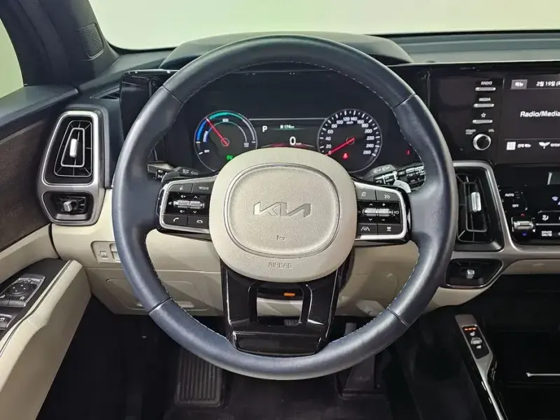 2022 Kia Sorento с пробегом 42 715 км