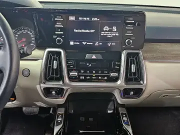 2022 Kia Sorento с пробегом 42 715 км