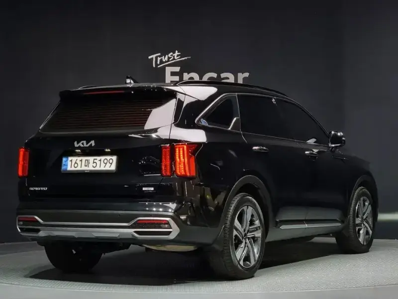 2023 Kia Sorento с пробегом 21 347 км