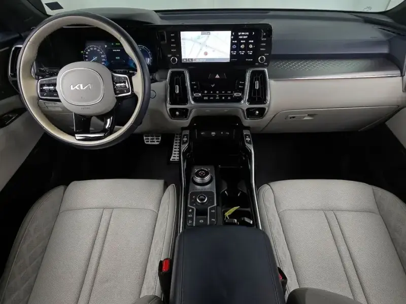 2023 Kia Sorento с пробегом 21 347 км