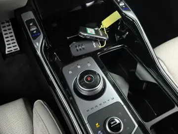 2023 Kia Sorento с пробегом 21 347 км