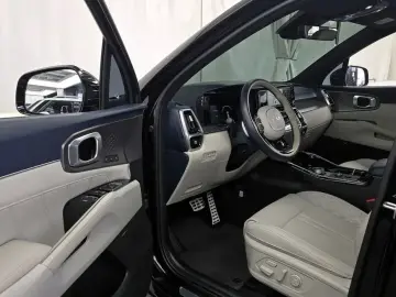 2023 Kia Sorento с пробегом 21 347 км