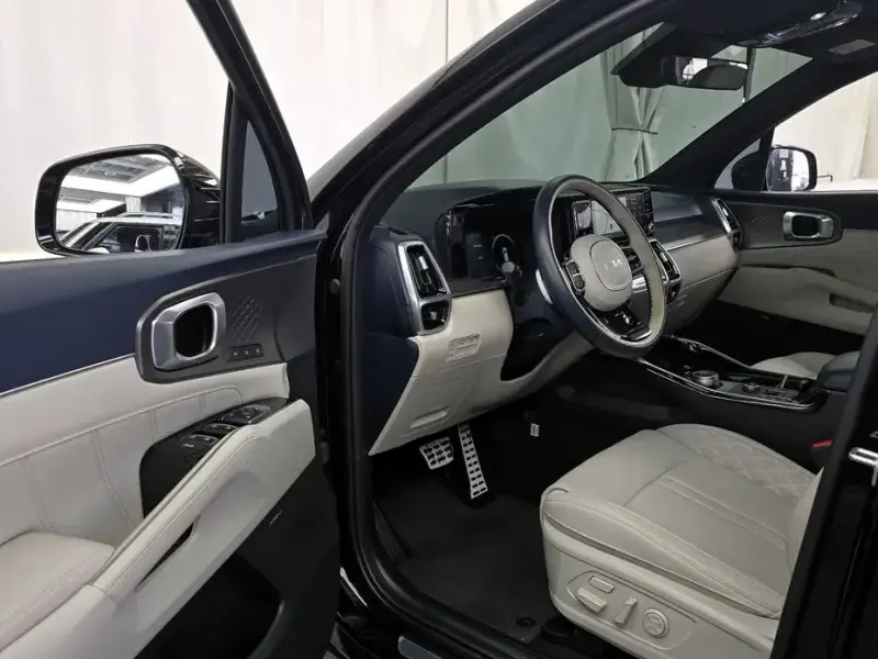 2023 Kia Sorento с пробегом 21 347 км