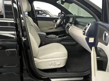 2023 Kia Sorento с пробегом 21 347 км