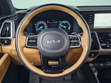 2023 Kia Sorento с пробегом 106 194 км