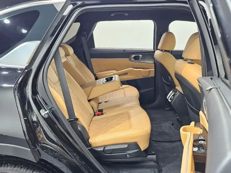 2023 Kia Sorento с пробегом 106 194 км