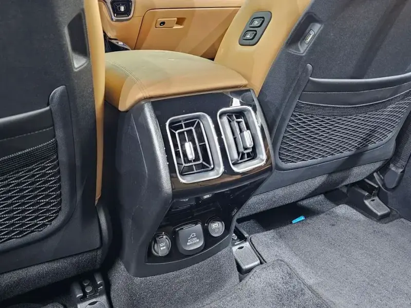 2023 Kia Sorento с пробегом 106 194 км
