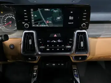 2023 Kia Sorento с пробегом 58 563 км