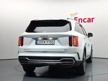 2023 Kia Sorento с пробегом 25 948 км