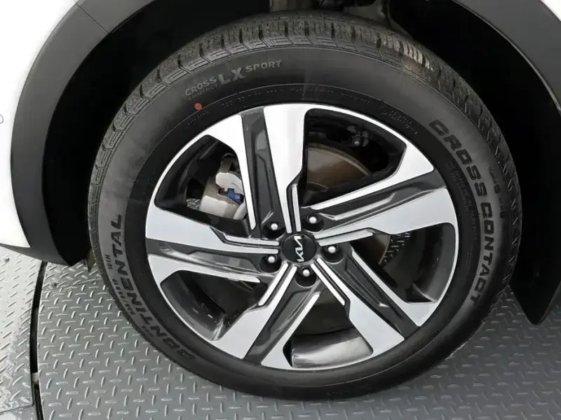 2023 Kia Sorento с пробегом 25 948 км