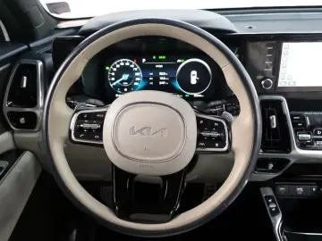 2023 Kia Sorento с пробегом 25 948 км