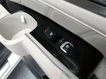 2023 Kia Sorento с пробегом 25 948 км