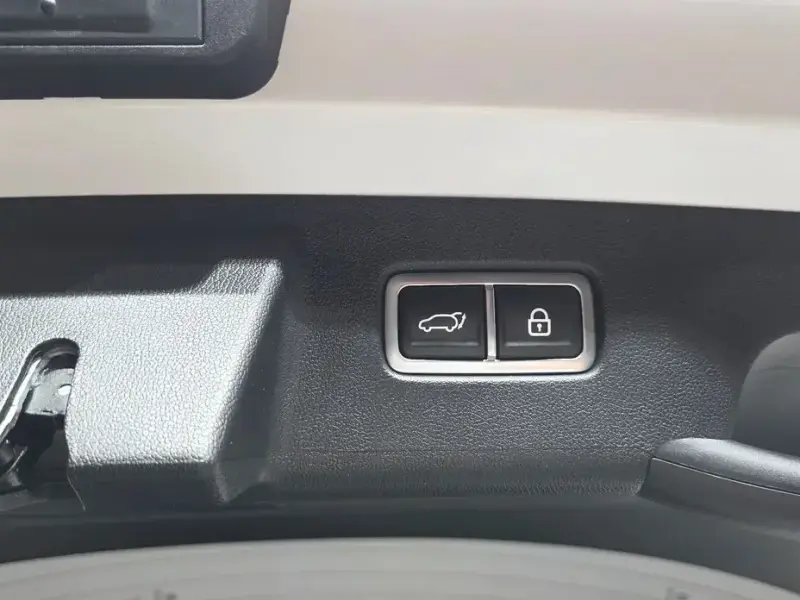 2023 Kia Sorento с пробегом 25 948 км