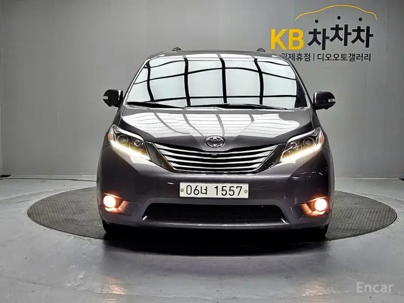 2017 Toyota Sienna с пробегом 32 000 км