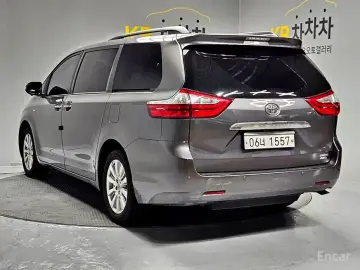 2017 Toyota Sienna с пробегом 32 000 км
