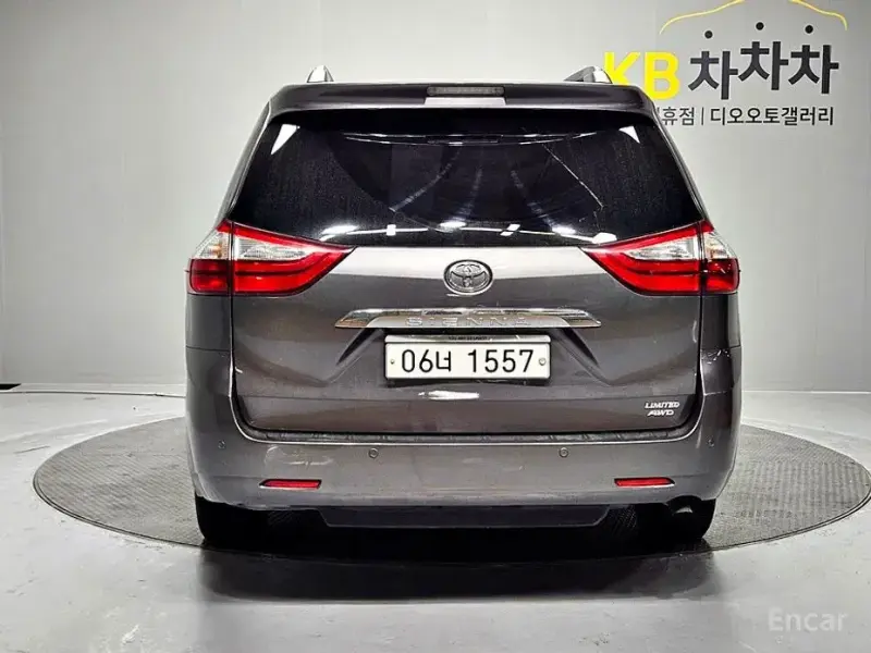 2017 Toyota Sienna с пробегом 32 000 км