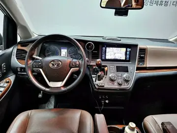 2017 Toyota Sienna с пробегом 32 000 км