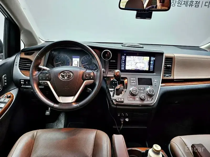 2017 Toyota Sienna с пробегом 32 000 км
