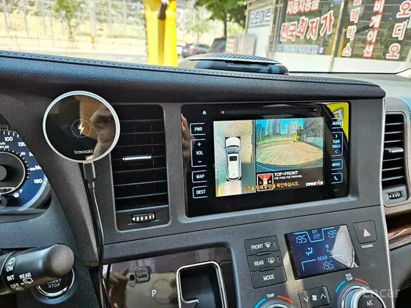 2017 Toyota Sienna с пробегом 32 000 км