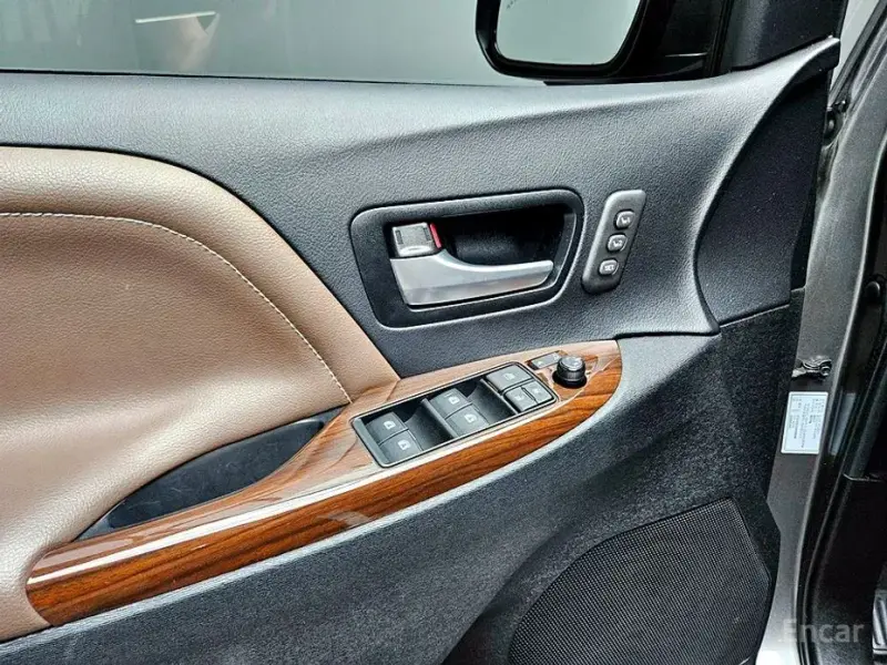 2017 Toyota Sienna с пробегом 32 000 км