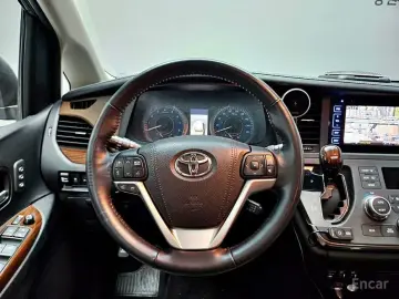 2017 Toyota Sienna с пробегом 32 000 км
