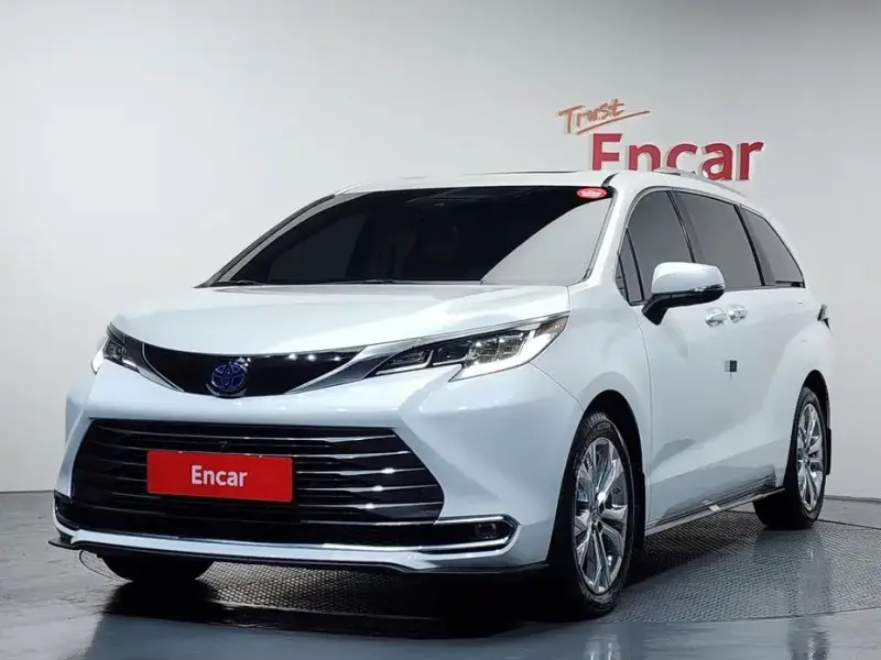 2023 Toyota Sienna с пробегом 44 673 км