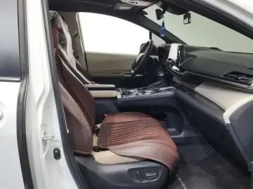 2023 Toyota Sienna с пробегом 44 673 км