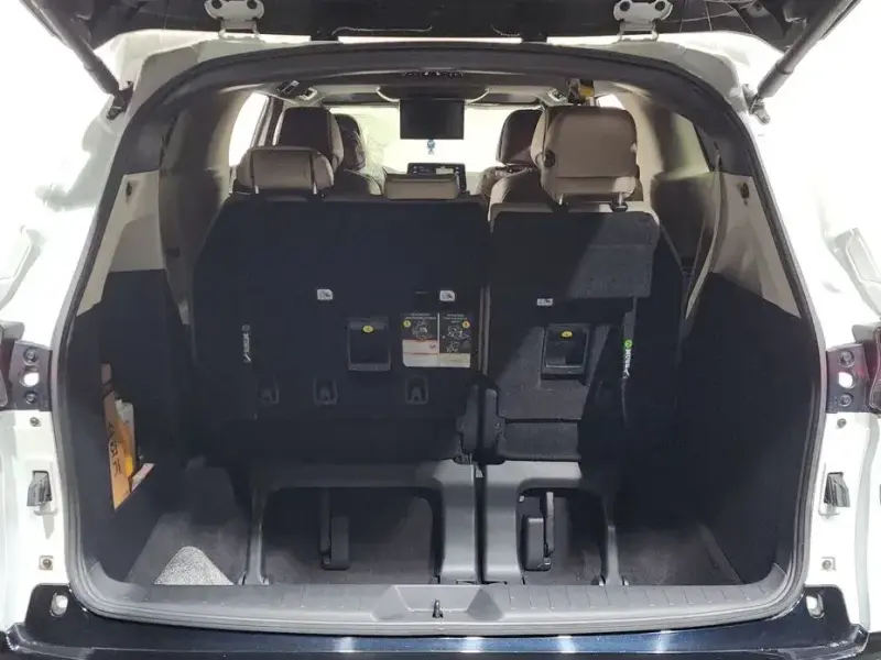 2023 Toyota Sienna с пробегом 44 673 км