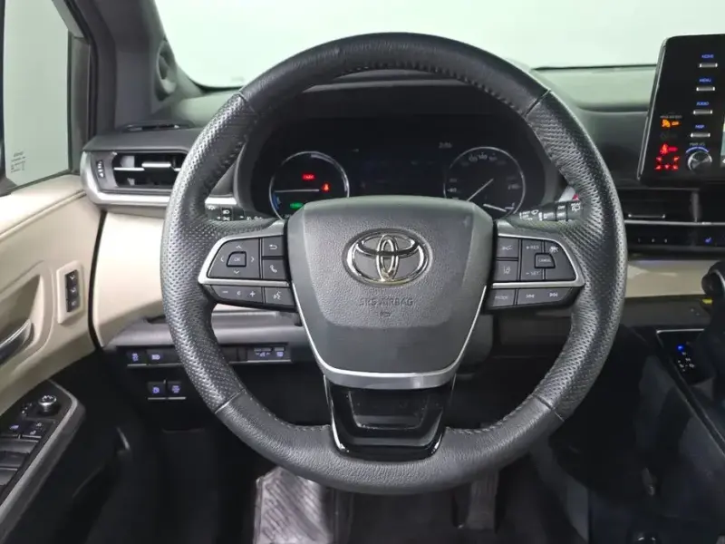 2021 Toyota Sienna с пробегом 69 072 км