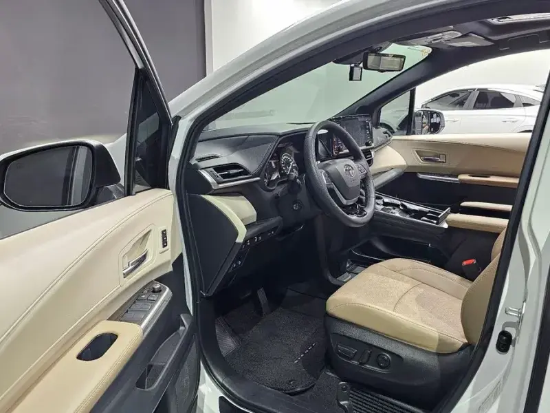2022 Toyota Sienna с пробегом 31 393 км