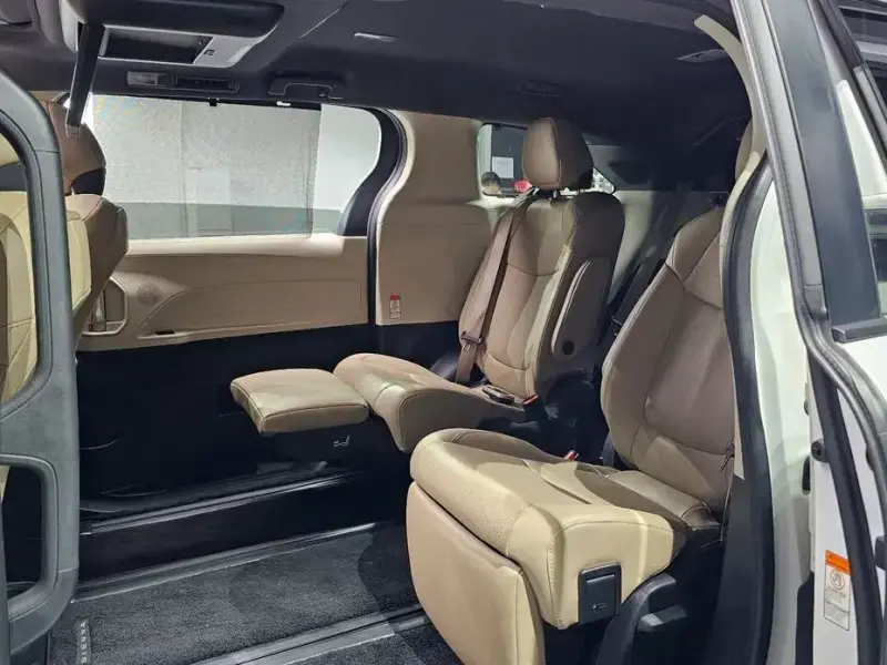 2022 Toyota Sienna с пробегом 31 393 км