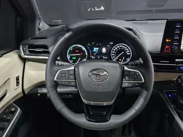2022 Toyota Sienna с пробегом 31 393 км