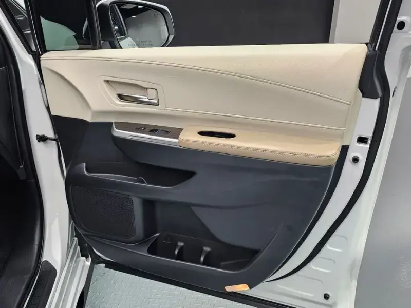 2022 Toyota Sienna с пробегом 31 393 км