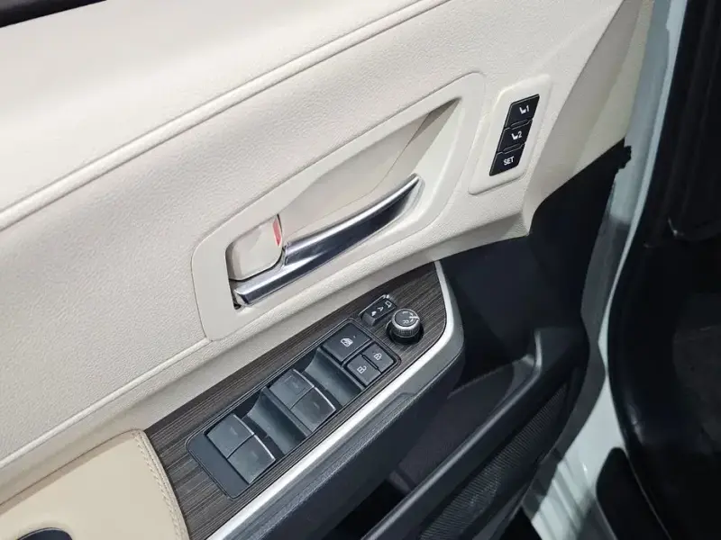 2022 Toyota Sienna с пробегом 31 393 км