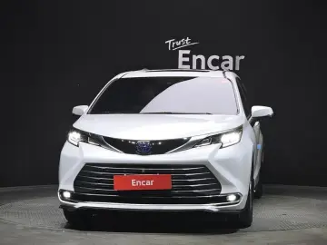 2023 Toyota Sienna с пробегом 31 712 км