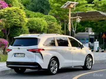 2022 Toyota Sienna с пробегом 17 995 км