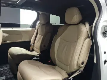 2023 Toyota Sienna с пробегом 31 712 км