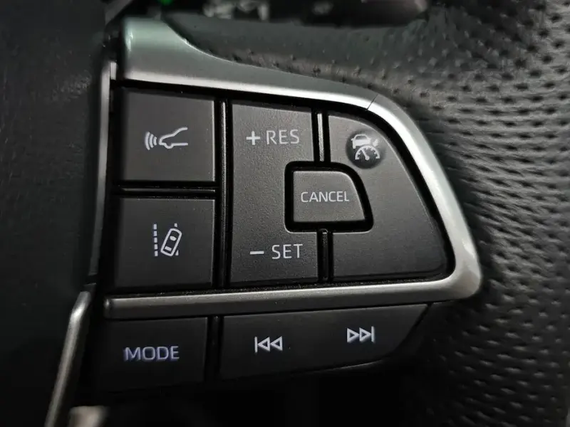 2023 Toyota Sienna с пробегом 31 712 км