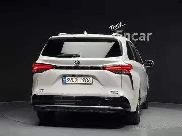 2024 Toyota Sienna с пробегом 20 869 км