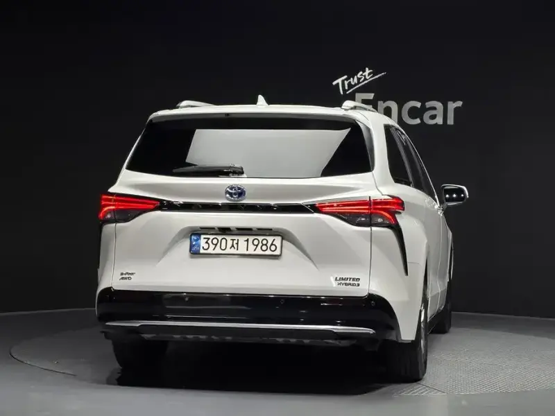 2024 Toyota Sienna с пробегом 20 869 км