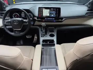 2024 Toyota Sienna с пробегом 20 869 км