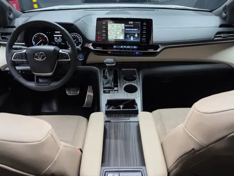 2024 Toyota Sienna с пробегом 20 869 км