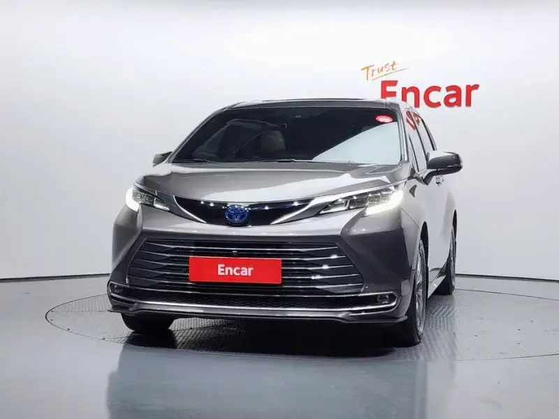 2023 Toyota Sienna с пробегом 73 551 км