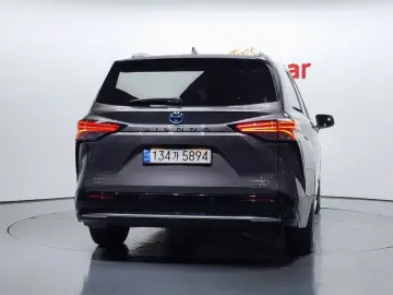 2023 Toyota Sienna с пробегом 73 551 км