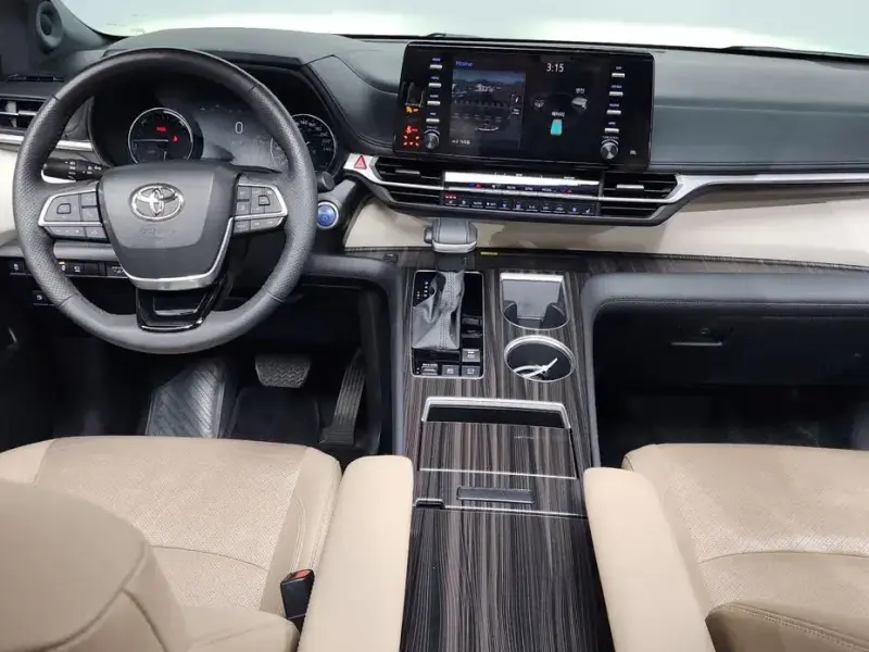 2023 Toyota Sienna с пробегом 73 551 км