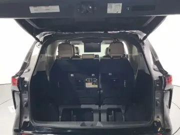 2023 Toyota Sienna с пробегом 73 551 км