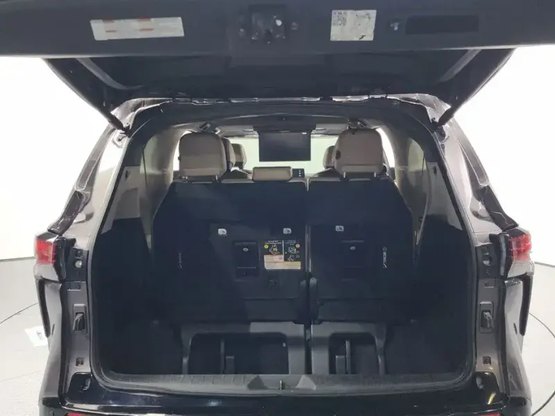 2023 Toyota Sienna с пробегом 73 551 км